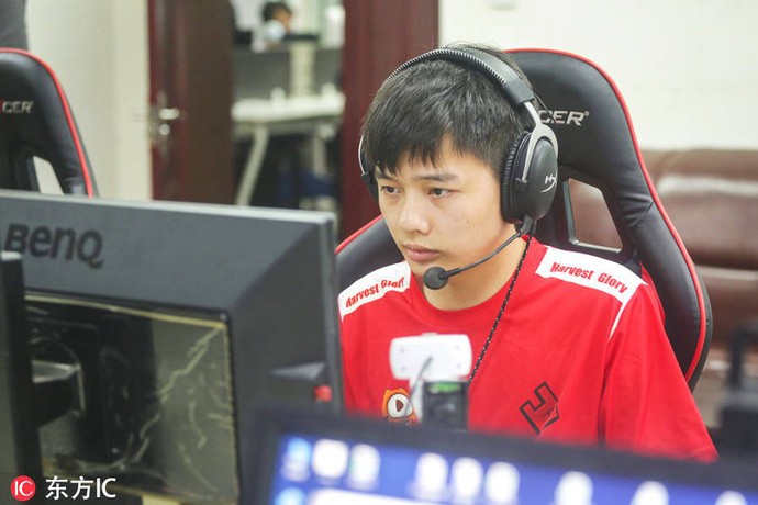 Mở lớp dạy chơi Liên Minh Huyền Thoại